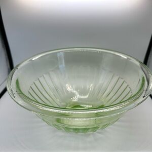 Vintage Hazel‎ Atlas Ribbed Mixing Bowl Uranium Glass 8.5" Green Vaseline